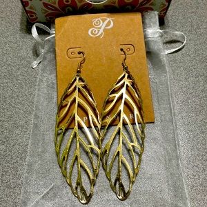 Plunder Feather earrings